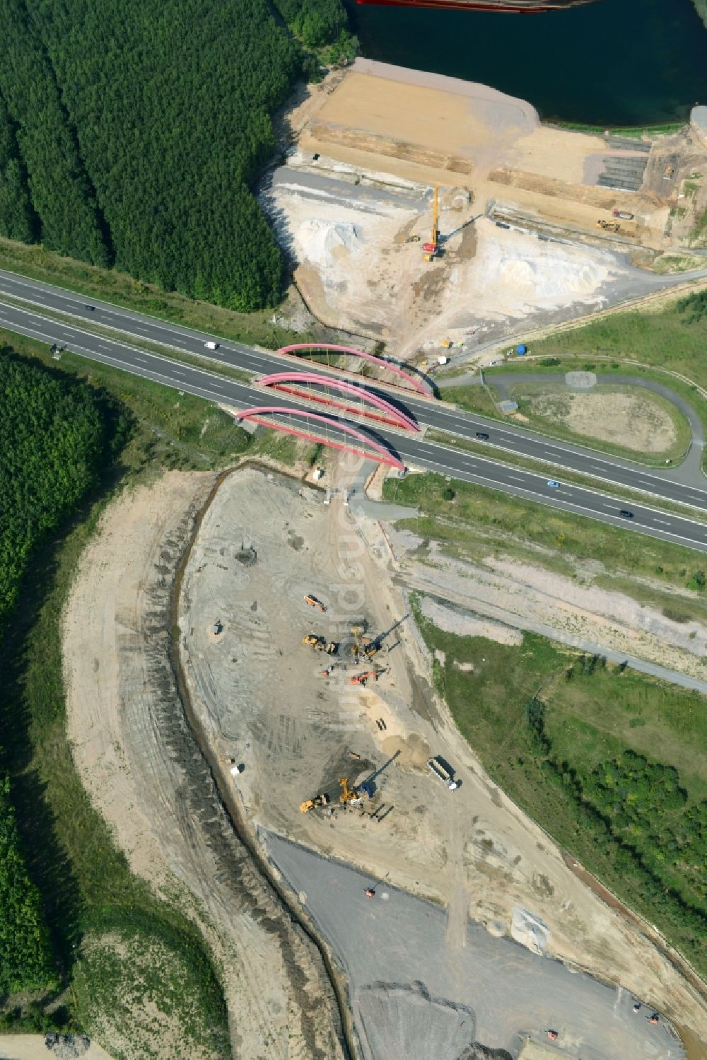 Luftbild Zwenkau - Baustelle Verbindungskanal Harthkanal zwischen Zwenkauer See und Cospudener See in Zwenkau im Bundesland Sachsen