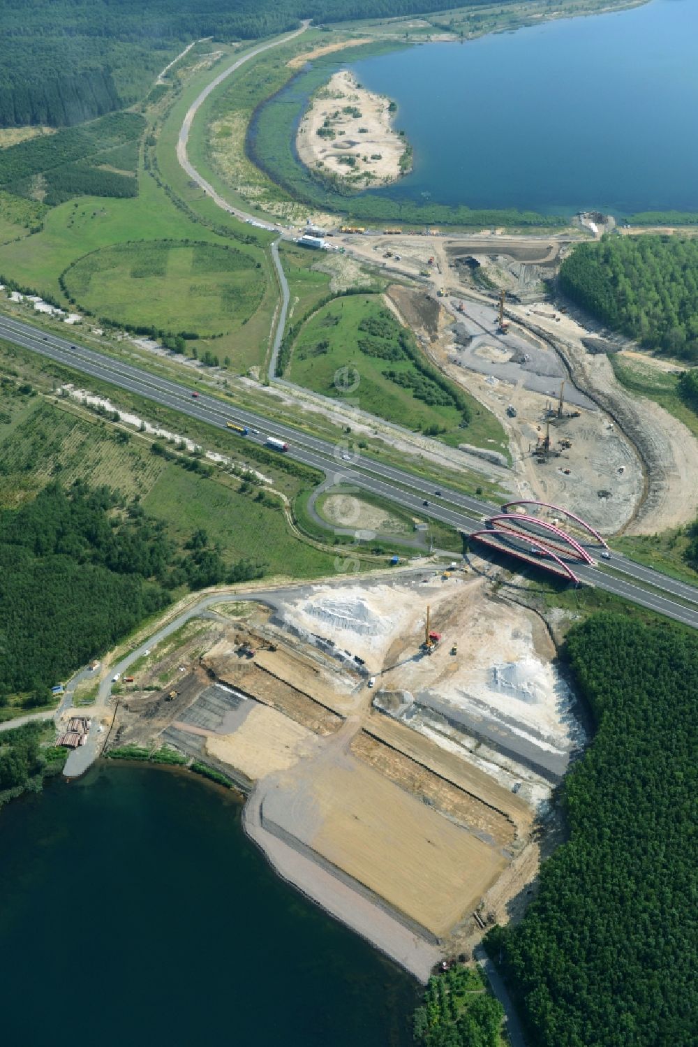 Zwenkau aus der Vogelperspektive: Baustelle Verbindungskanal Harthkanal zwischen Zwenkauer See und Cospudener See in Zwenkau im Bundesland Sachsen