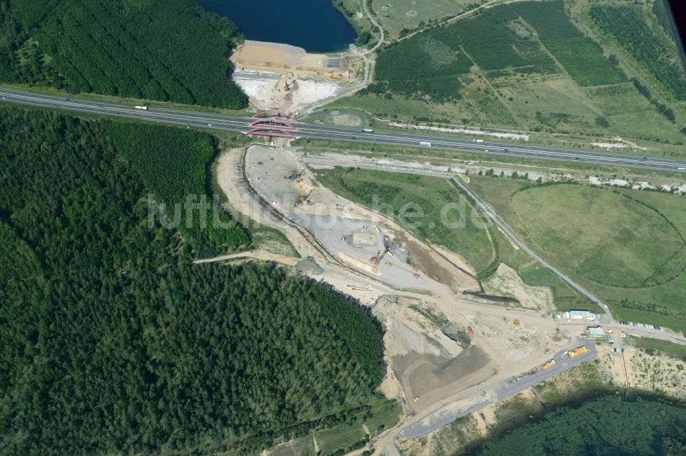 Zwenkau aus der Vogelperspektive: Baustelle Verbindungskanal Harthkanal zwischen Zwenkauer See und Cospudener See in Zwenkau im Bundesland Sachsen