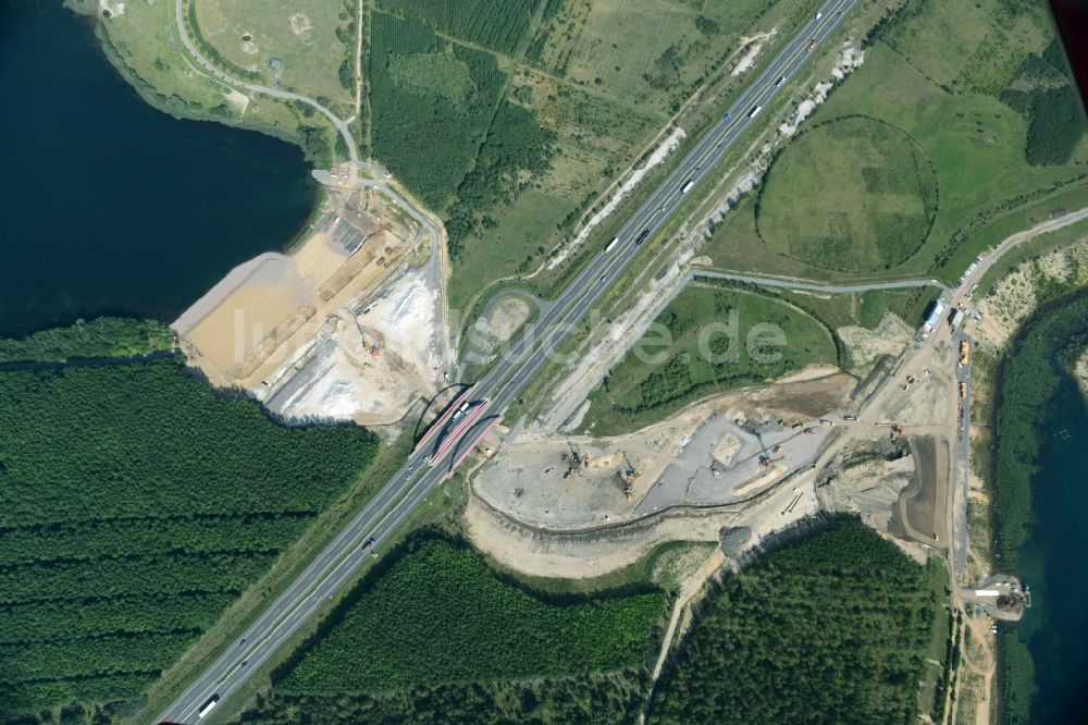 Luftbild Zwenkau - Baustelle Verbindungskanal Harthkanal zwischen Zwenkauer See und Cospudener See in Zwenkau im Bundesland Sachsen