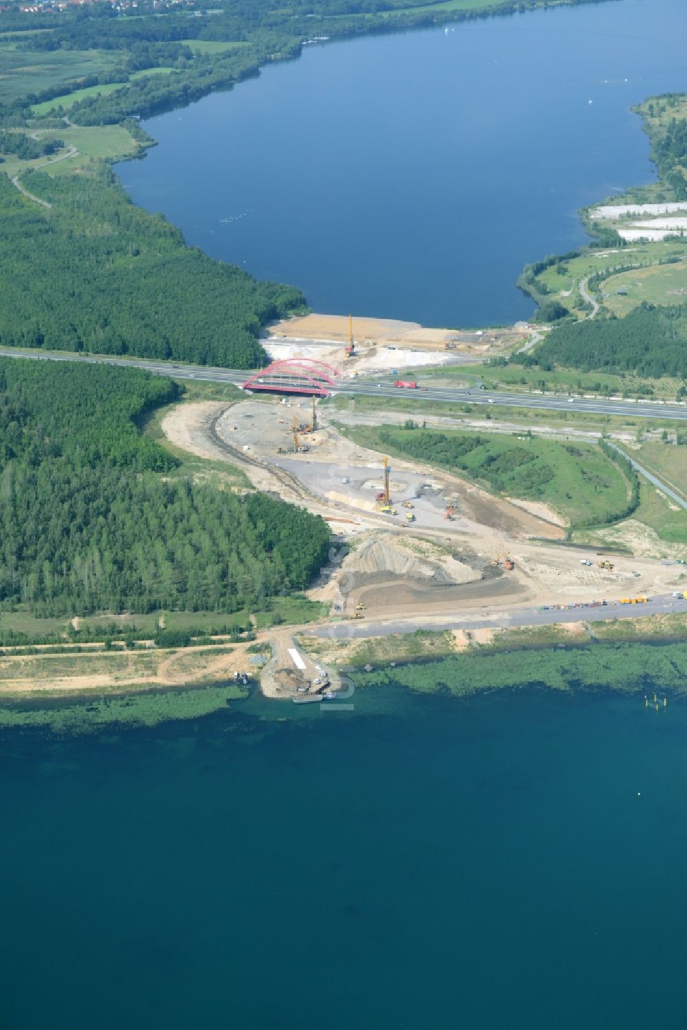 Zwenkau von oben - Baustelle Verbindungskanal Harthkanal zwischen Zwenkauer See und Cospudener See in Zwenkau im Bundesland Sachsen