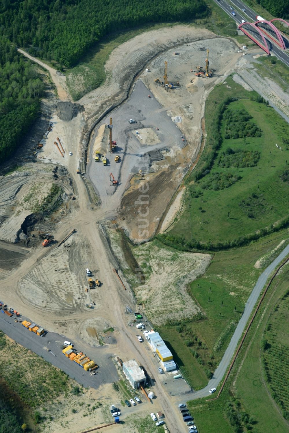 Luftaufnahme Zwenkau - Baustelle Verbindungskanal Harthkanal zwischen Zwenkauer See und Cospudener See in Zwenkau im Bundesland Sachsen