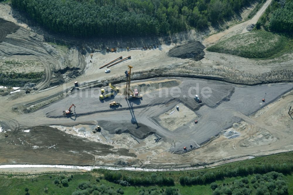 Luftbild Zwenkau - Baustelle Verbindungskanal Harthkanal zwischen Zwenkauer See und Cospudener See in Zwenkau im Bundesland Sachsen