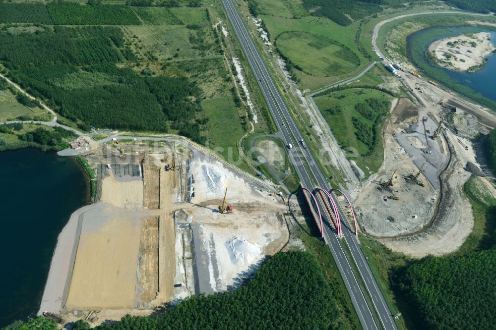 Zwenkau aus der Vogelperspektive: Baustelle Verbindungskanal Harthkanal zwischen Zwenkauer See und Cospudener See in Zwenkau im Bundesland Sachsen