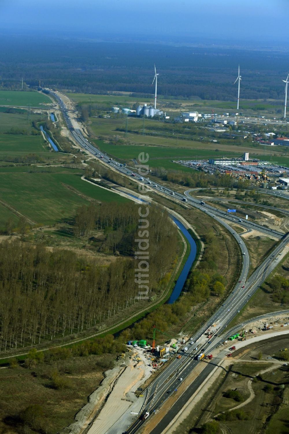 Schönerlinde aus der Vogelperspektive: Baustelle an der Verkehrsführung am Autobahnkreuz der BAB A114 - A10 - Dreieck Pankow in Schönerlinde im Bundesland Brandenburg, Deutschland