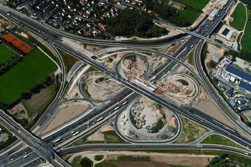 Erlangen aus der Vogelperspektive: Baustelle an der Verkehrsführung am Autobahnkreuz der BAB A73 in Erlangen im Bundesland Bayern, Deutschland