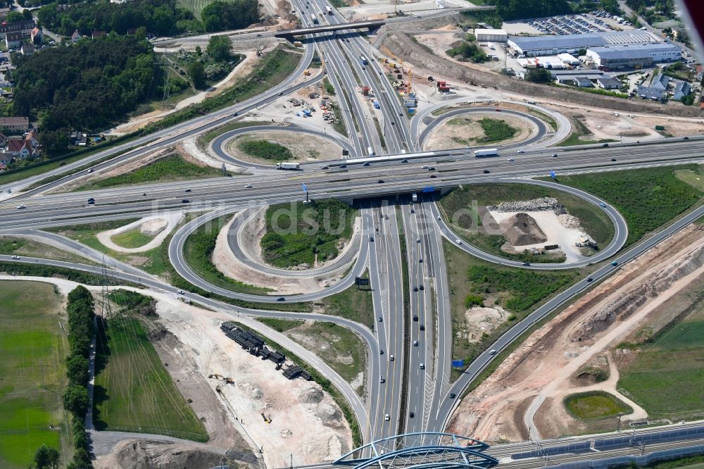 Erlangen von oben - Baustelle an der Verkehrsführung am Autobahnkreuz der BAB A73 Fürth/Erlangen in Erlangen im Bundesland Bayern, Deutschland