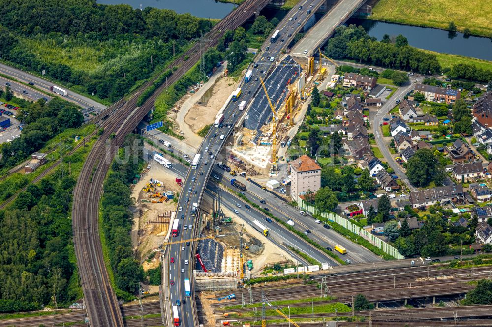 Luftaufnahme Duisburg - Baustelle an der Verkehrsführung am Autobahnkreuz der BAB A40 - 3 Kreuz Kaiserberg in Duisburg im Bundesland Nordrhein-Westfalen, Deutschland