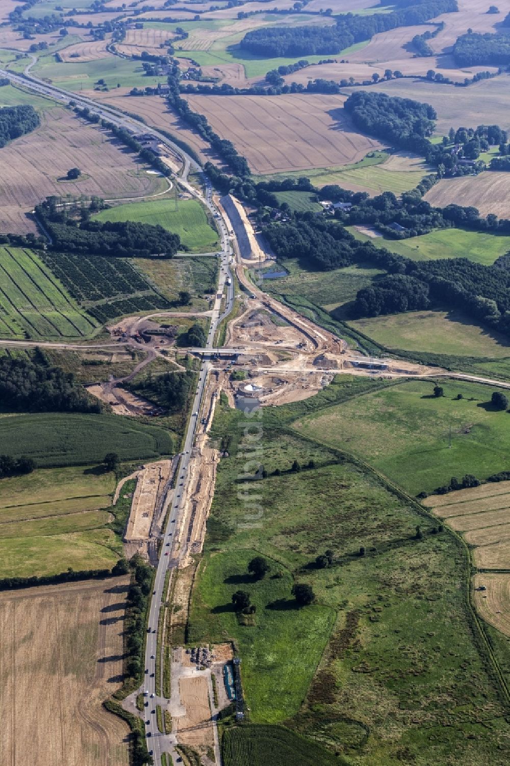 Luftbild Löptin - Baustelle an der Verkehrsführung am Autobahnkreuz der BAB A 21 / B 404 im Ortsteil Tanneneck in Löptin im Bundesland Schleswig-Holstein