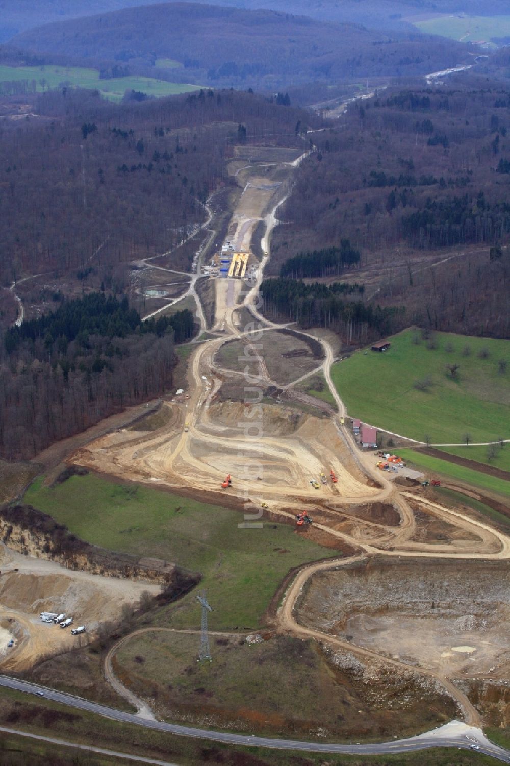 Luftaufnahme Rheinfelden (Baden) - Baustelle an der Verkehrsführung der künftigen Autobahnabfahrt der BAB A98 in Rheinfelden (Baden) im Bundesland Baden-Württemberg