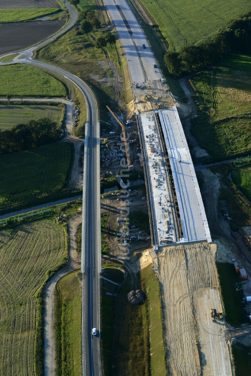 Karstädt aus der Vogelperspektive: Baustelle an der Verkehrsführung der Landesstraße L13 in Karstädt im Bundesland Brandenburg