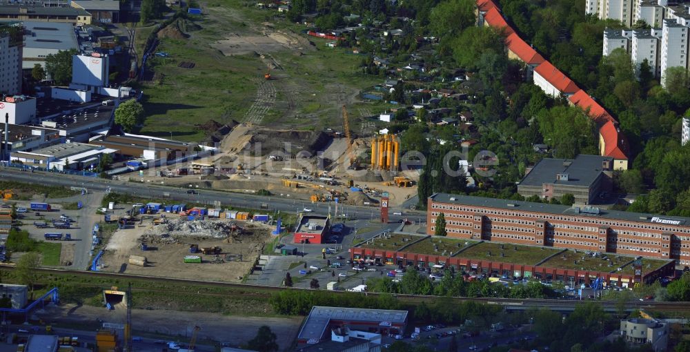 Luftbild Berlin - Baustelle Verlängerung A100 mit Anschlussstelle Sonnenallee im Stadtbezirk Neukölln von Berlin