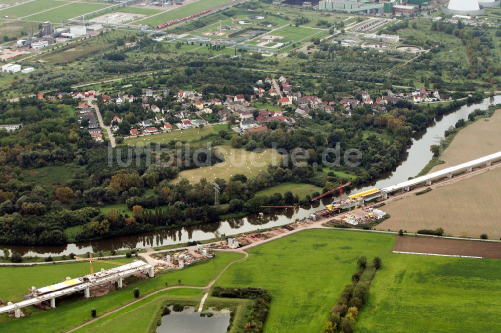 Luftbild Rattmannsdorf - Baustelle Viadukt des Bahn- Brückenbauwerk in Rattmannsdorf im Bundesland Sachsen-Anhalt, Deutschland