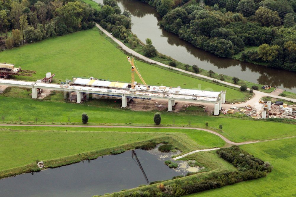 Rattmannsdorf aus der Vogelperspektive: Baustelle Viadukt des Bahn- Brückenbauwerk in Rattmannsdorf im Bundesland Sachsen-Anhalt, Deutschland