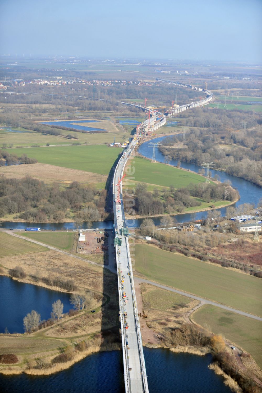 Luftaufnahme Rattmannsdorf - Baustelle Viadukt des Bahn- Brückenbauwerk in Rattmannsdorf im Bundesland Sachsen-Anhalt, Deutschland