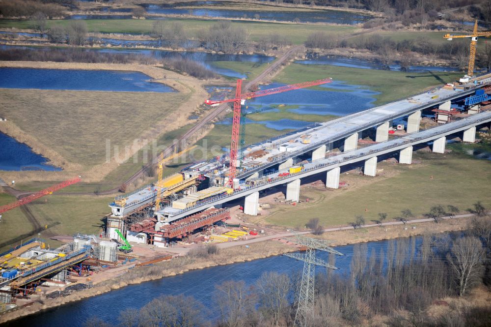 Luftaufnahme Rattmannsdorf - Baustelle Viadukt des Bahn- Brückenbauwerk in Rattmannsdorf im Bundesland Sachsen-Anhalt, Deutschland