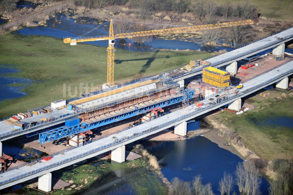 Luftaufnahme Rattmannsdorf - Baustelle Viadukt des Bahn- Brückenbauwerk in Rattmannsdorf im Bundesland Sachsen-Anhalt, Deutschland