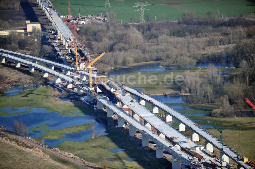 Rattmannsdorf aus der Vogelperspektive: Baustelle Viadukt des Bahn- Brückenbauwerk in Rattmannsdorf im Bundesland Sachsen-Anhalt, Deutschland