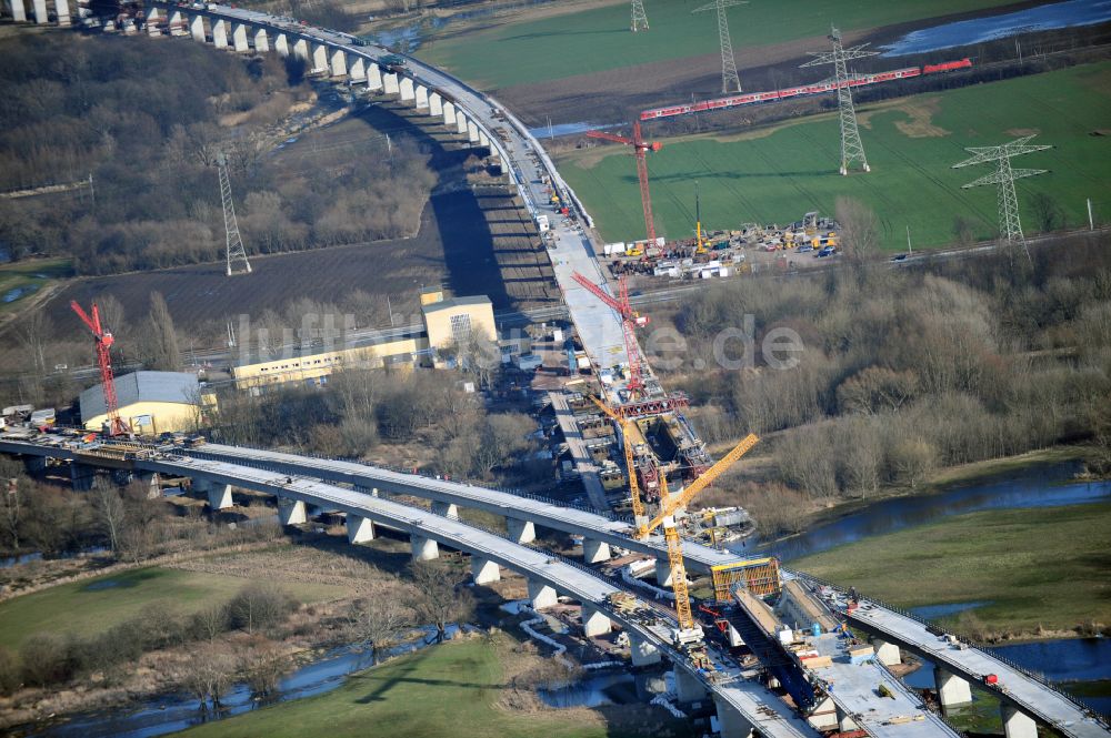 Luftbild Rattmannsdorf - Baustelle Viadukt des Bahn- Brückenbauwerk in Rattmannsdorf im Bundesland Sachsen-Anhalt, Deutschland