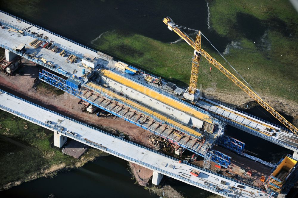 Rattmannsdorf aus der Vogelperspektive: Baustelle Viadukt des Bahn- Brückenbauwerk in Rattmannsdorf im Bundesland Sachsen-Anhalt, Deutschland