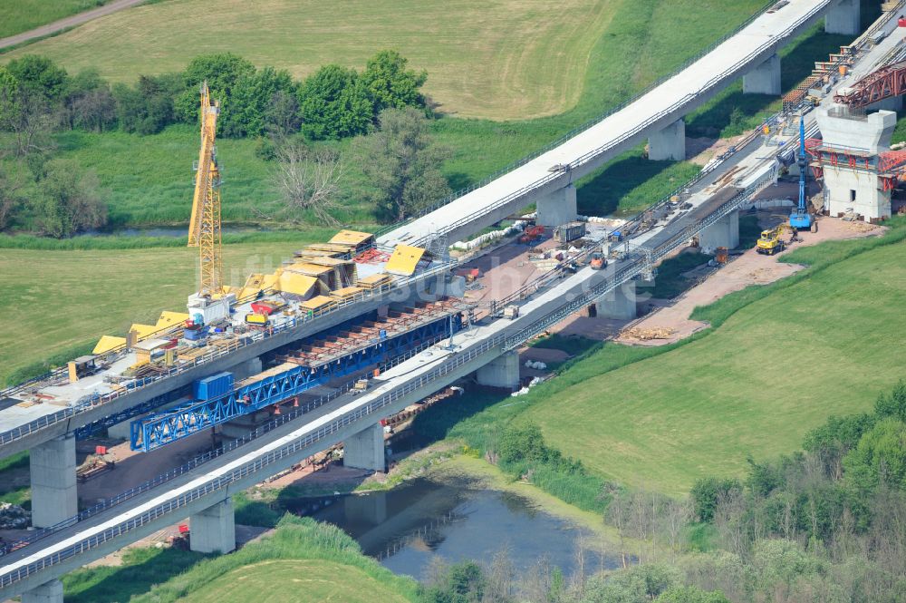 Rattmannsdorf aus der Vogelperspektive: Baustelle Viadukt des Bahn- Brückenbauwerk in Rattmannsdorf im Bundesland Sachsen-Anhalt, Deutschland