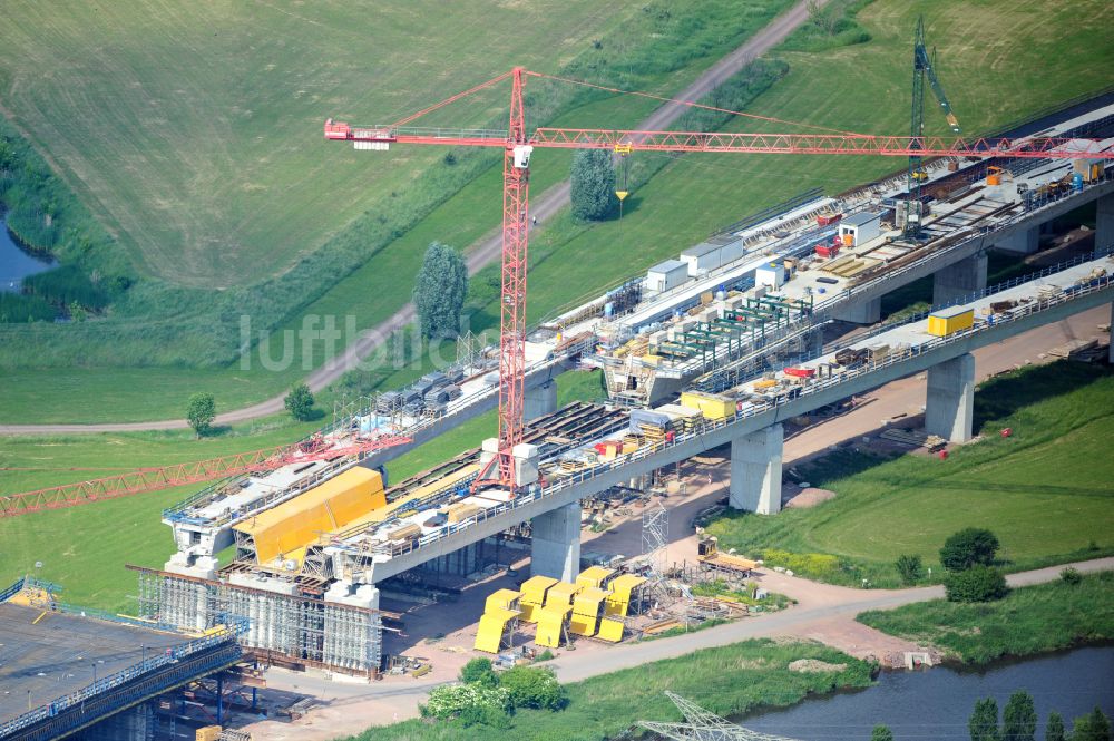 Rattmannsdorf von oben - Baustelle Viadukt des Bahn- Brückenbauwerk in Rattmannsdorf im Bundesland Sachsen-Anhalt, Deutschland