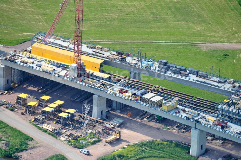 Luftbild Rattmannsdorf - Baustelle Viadukt des Bahn- Brückenbauwerk in Rattmannsdorf im Bundesland Sachsen-Anhalt, Deutschland