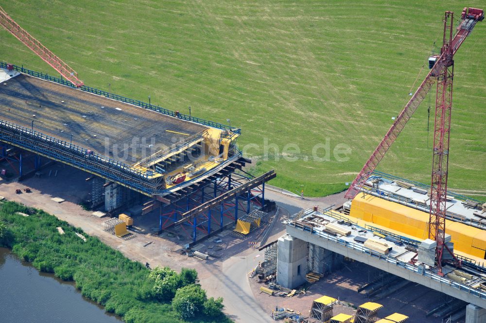 Luftaufnahme Rattmannsdorf - Baustelle Viadukt des Bahn- Brückenbauwerk in Rattmannsdorf im Bundesland Sachsen-Anhalt, Deutschland