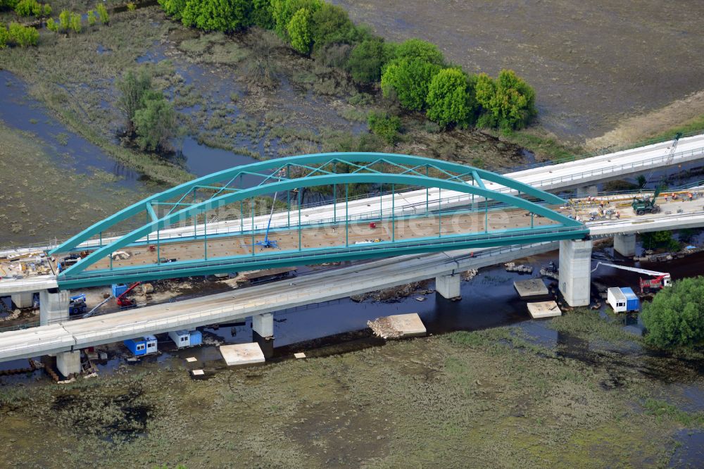 Luftbild Rattmannsdorf - Baustelle Viadukt des Bahn- Brückenbauwerk in Rattmannsdorf im Bundesland Sachsen-Anhalt, Deutschland