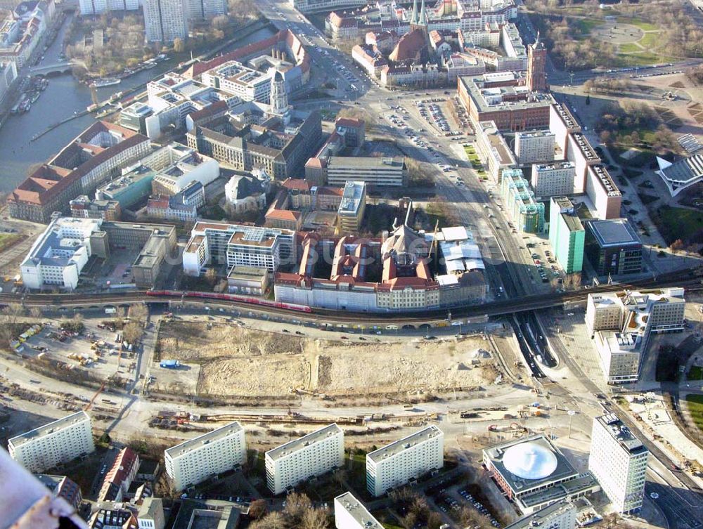 Berlin von oben - Baustelle des Wohn- und Einkaufzentrums Alexia in Berlin Mitte