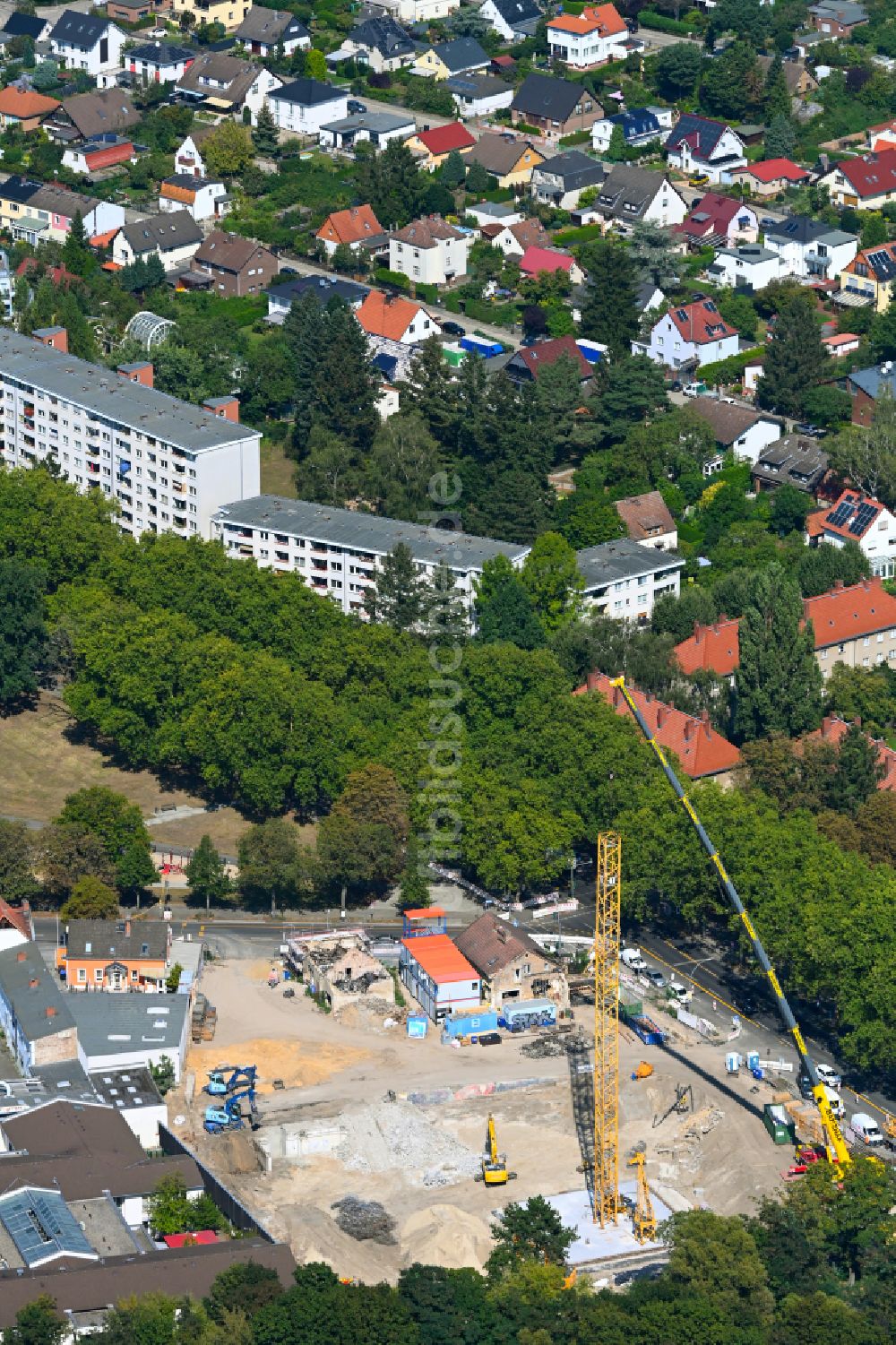 Luftaufnahme Berlin - Baustelle einer Wohnanlage mit integrierten Nahversorgungszentrum in Berlin, Deutschland