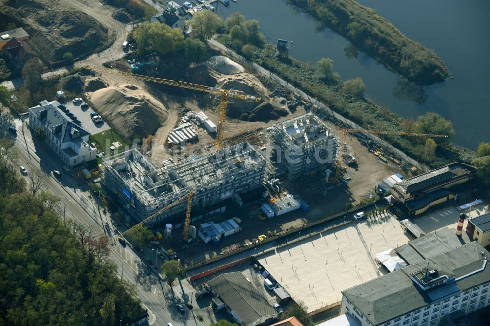 Dresden von oben - Baustelle Wohngebiet einer Mehrfamilienanlage des Projekts Hafencity entlang der Leipziger Straße in Dresden im Bundesland Sachsen, Deutschland