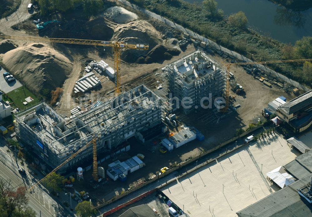 Dresden von oben - Baustelle Wohngebiet einer Mehrfamilienanlage des Projekts Hafencity entlang der Leipziger Straße in Dresden im Bundesland Sachsen, Deutschland