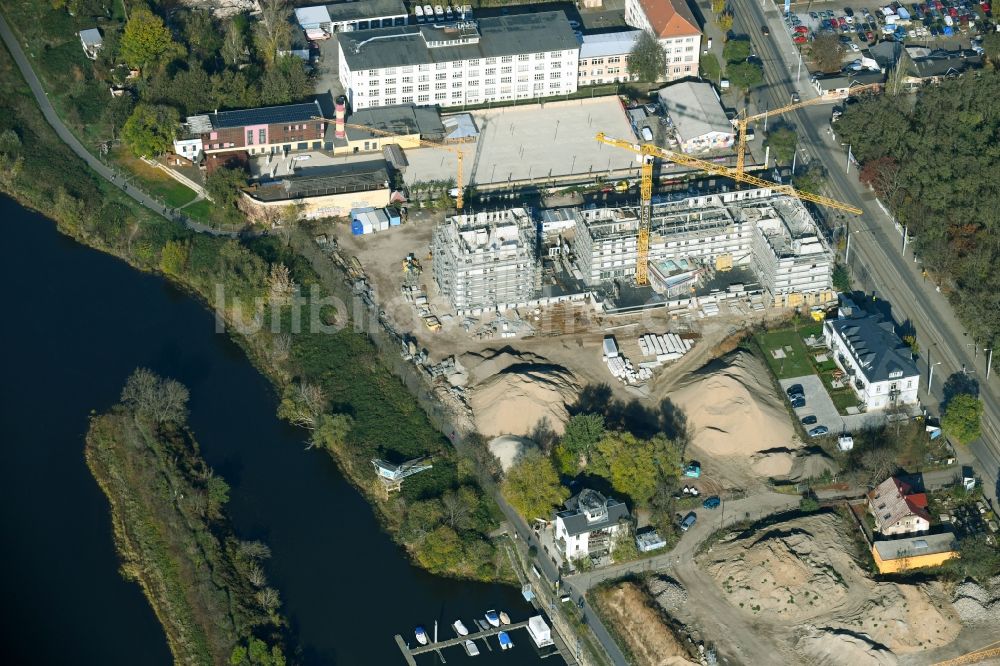 Dresden von oben - Baustelle Wohngebiet einer Mehrfamilienanlage des Projekts Hafencity entlang der Leipziger Straße in Dresden im Bundesland Sachsen, Deutschland