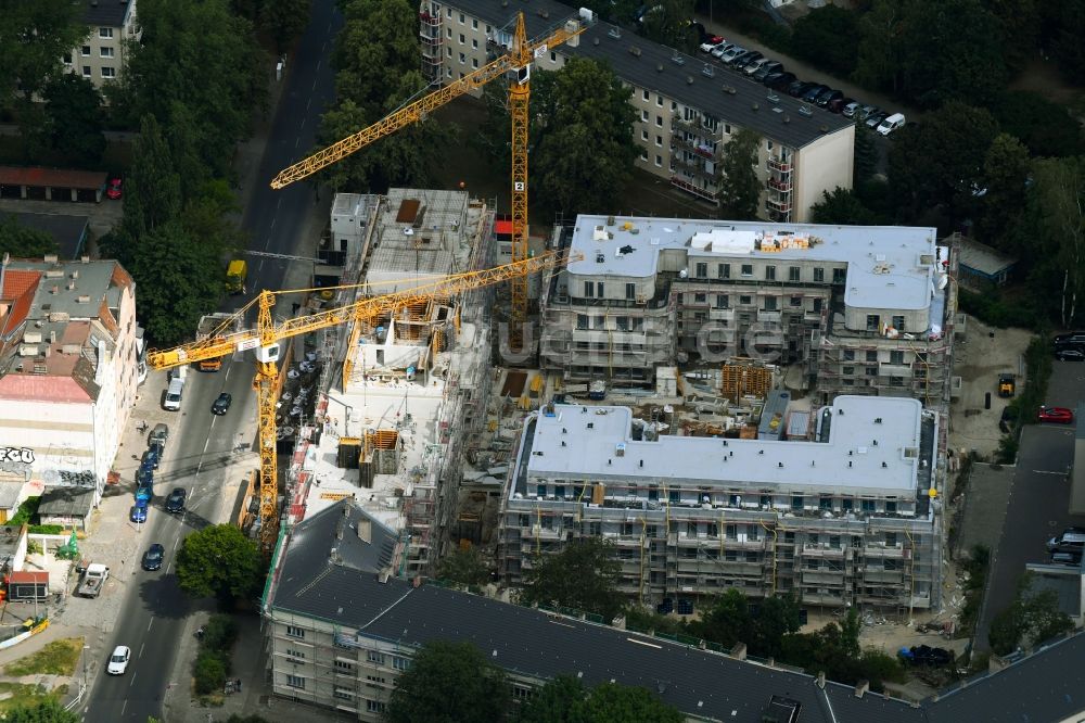 Berlin aus der Vogelperspektive: Baustelle Wohngebiet einer Mehrfamilienhaussiedlung Alte Kaulsdorfer Straße im Ortsteil Köpenick in Berlin, Deutschland