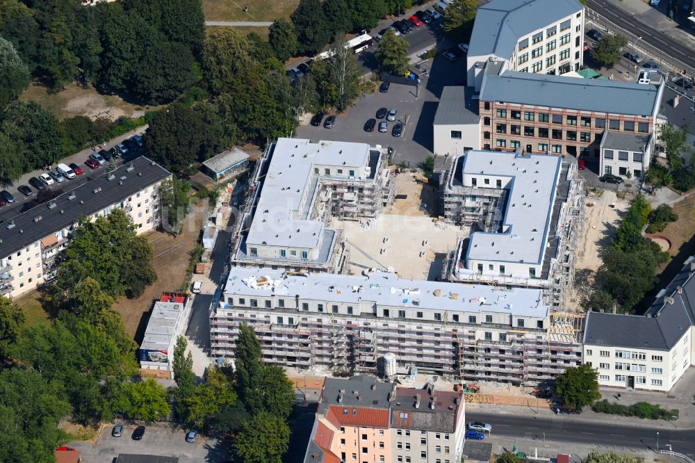 Berlin von oben - Baustelle Wohngebiet einer Mehrfamilienhaussiedlung Alte Kaulsdorfer Straße im Ortsteil Köpenick in Berlin, Deutschland