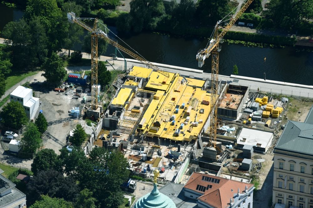 Potsdam aus der Vogelperspektive: Baustelle Wohngebiet einer Mehrfamilienhaussiedlung Am Alten Markt am Ufer des Kanales Alte Fahrt im Ortsteil Innenstadt in Potsdam im Bundesland Brandenburg, Deutschland