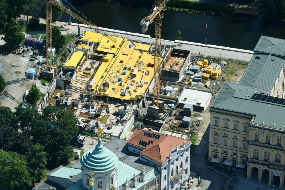 Luftbild Potsdam - Baustelle Wohngebiet einer Mehrfamilienhaussiedlung Am Alten Markt am Ufer des Kanales Alte Fahrt im Ortsteil Innenstadt in Potsdam im Bundesland Brandenburg, Deutschland