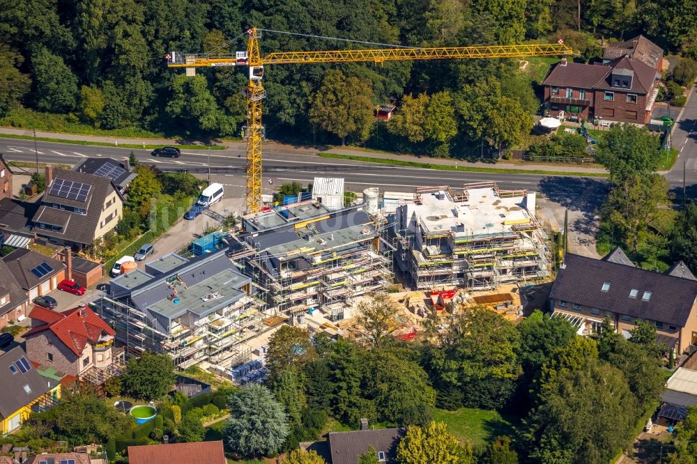 Luftbild Hünxe - Baustelle Wohngebiet einer Mehrfamilienhaussiedlung des Bauprojekts Lindenkamp Carree Hünxe entlang der Dinslakener Str. in Hünxe im Bundesland Nordrhein-Westfalen, Deutschland