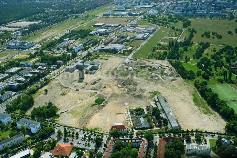 Berlin aus der Vogelperspektive: Baustelle Wohngebiet einer Mehrfamilienhaussiedlung in Berlin, Deutschland