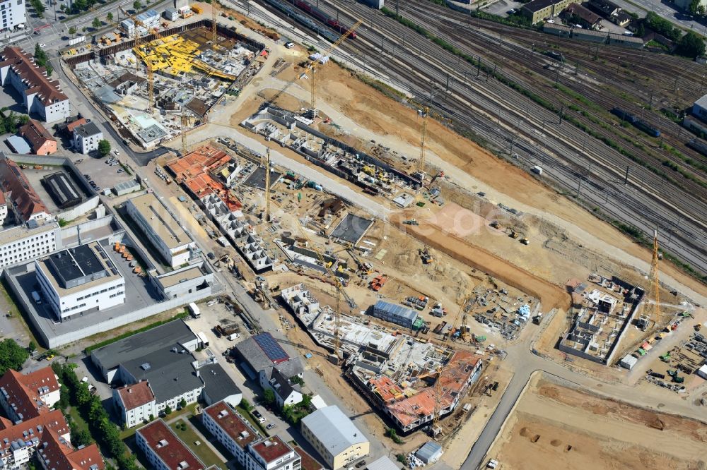 Luftaufnahme Regensburg - Baustelle Wohngebiet einer Mehrfamilienhaussiedlung Das DÖRNBERG an der Kumpfmühler Straße Ecke Friedrich-Niedermeyer-Straße im Ortsteil Kumpfmühl-Ziegetsdorf-Neuprüll in Regensburg im Bundesland Bayern, Deutschland