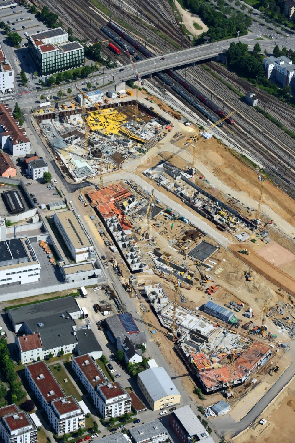 Regensburg von oben - Baustelle Wohngebiet einer Mehrfamilienhaussiedlung Das DÖRNBERG an der Kumpfmühler Straße Ecke Friedrich-Niedermeyer-Straße im Ortsteil Kumpfmühl-Ziegetsdorf-Neuprüll in Regensburg im Bundesland Bayern, Deutschland