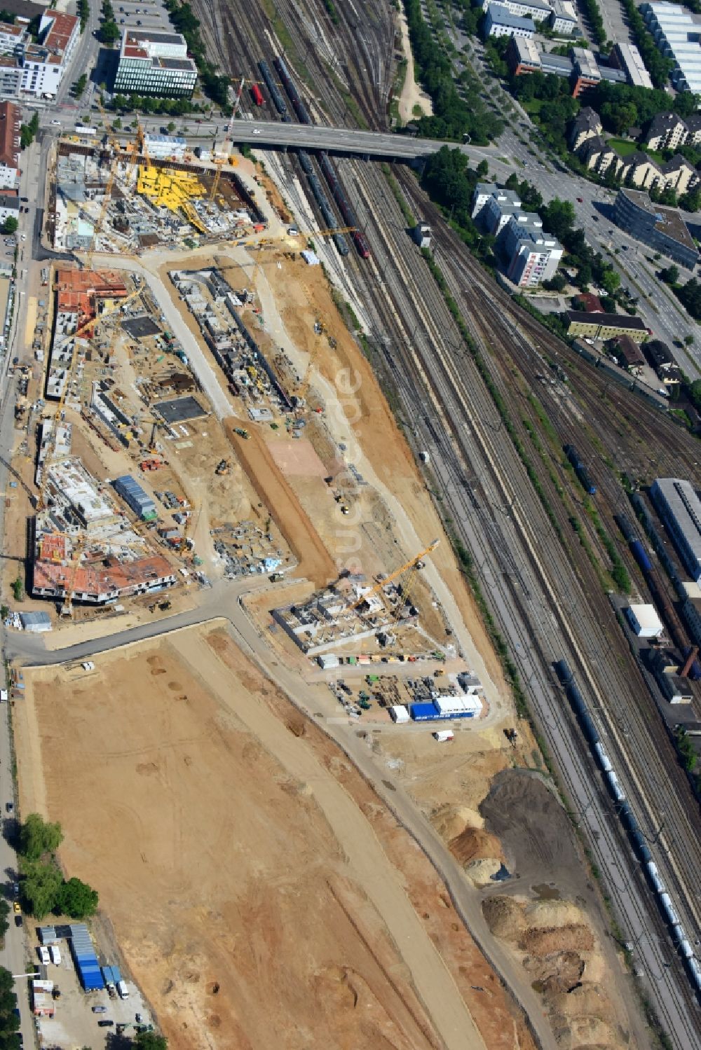 Luftbild Regensburg - Baustelle Wohngebiet einer Mehrfamilienhaussiedlung Das DÖRNBERG an der Kumpfmühler Straße Ecke Friedrich-Niedermeyer-Straße im Ortsteil Kumpfmühl-Ziegetsdorf-Neuprüll in Regensburg im Bundesland Bayern, Deutschland