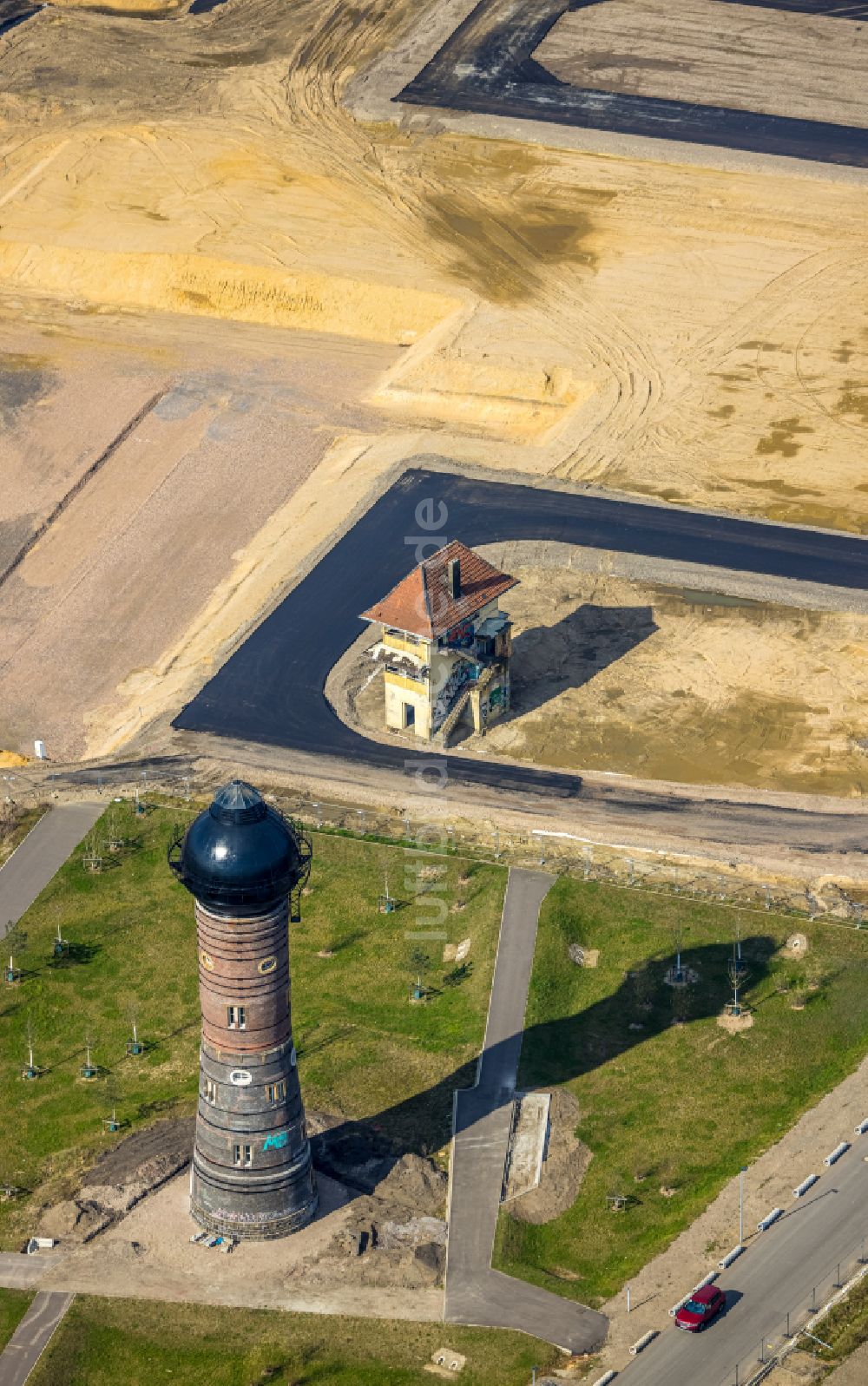 Duisburg aus der Vogelperspektive: Baustelle Wohngebiet einer Mehrfamilienhaussiedlung in Duisburg im Bundesland Nordrhein-Westfalen, Deutschland