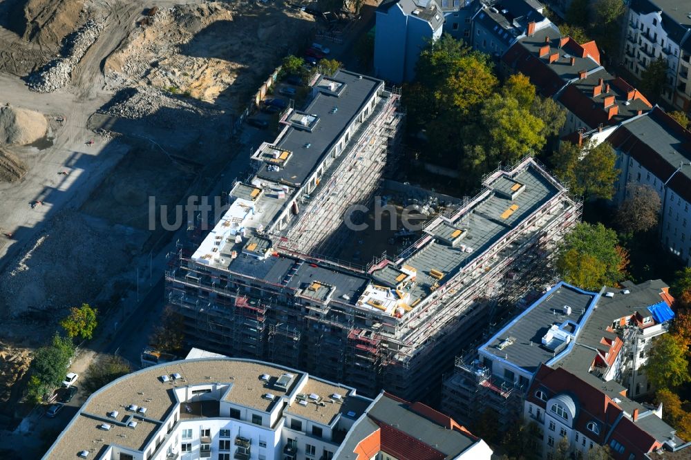 Luftaufnahme Berlin - Baustelle Wohngebiet einer Mehrfamilienhaussiedlung Fließsstraße - Hasselwerderstraße - Spreestraße im Ortsteil Schöneweide in Berlin, Deutschland