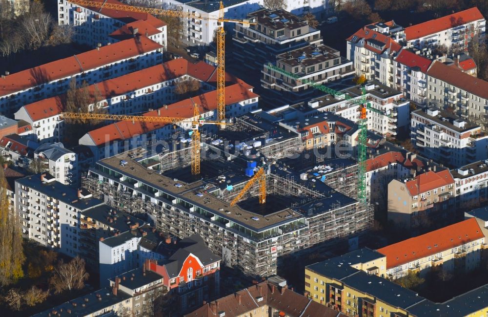 Berlin von oben - Baustelle Wohngebiet einer Mehrfamilienhaussiedlung Harzer Straße - Bouchestraße - Mengerzeile im Ortsteil Neukölln in Berlin, Deutschland