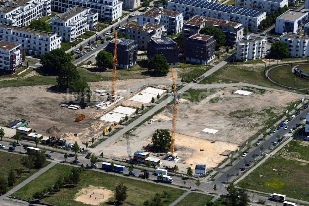 Berlin von oben - Baustelle Wohngebiet einer Mehrfamilienhaussiedlung an der Hermann-Dorner-Allee - Alexander-von-Humboldt-Weg - Karl-Ziegler-Straße im Ortsteil Adlershof in Berlin, Deutschland