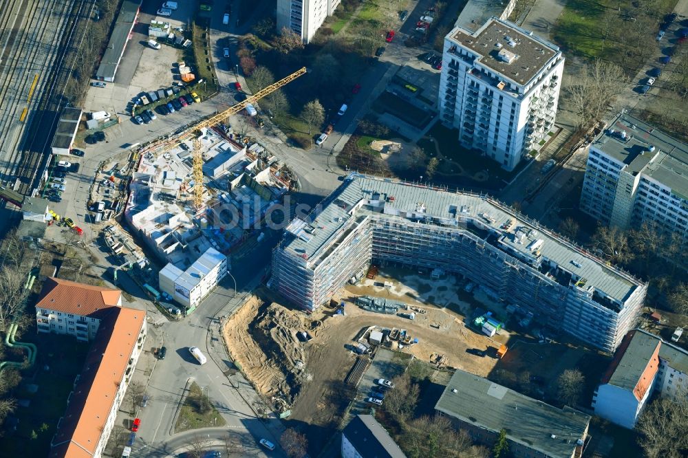 Luftbild Berlin - Baustelle Wohngebiet einer Mehrfamilienhaussiedlung der Kondor Wessels Holding GmbH im Ortsteil Lichtenberg in Berlin, Deutschland