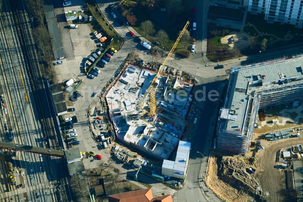 Luftaufnahme Berlin - Baustelle Wohngebiet einer Mehrfamilienhaussiedlung der Kondor Wessels Holding GmbH im Ortsteil Lichtenberg in Berlin, Deutschland