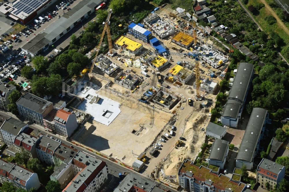 Luftaufnahme Berlin - Baustelle Wohngebiet der Mehrfamilienhaussiedlung Das Lichtenhain der BUWOG Group im Ortsteil Lichtenberg in Berlin, Deutschland